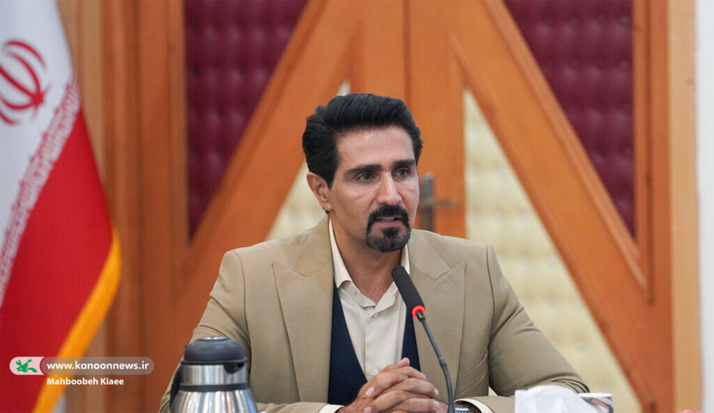 کتابخانه تخصصی شعر کودک در شاهین شهر راهاندازی میشود | رونمایی از پوستر پنجمین جشنواره شعر کودک ایران