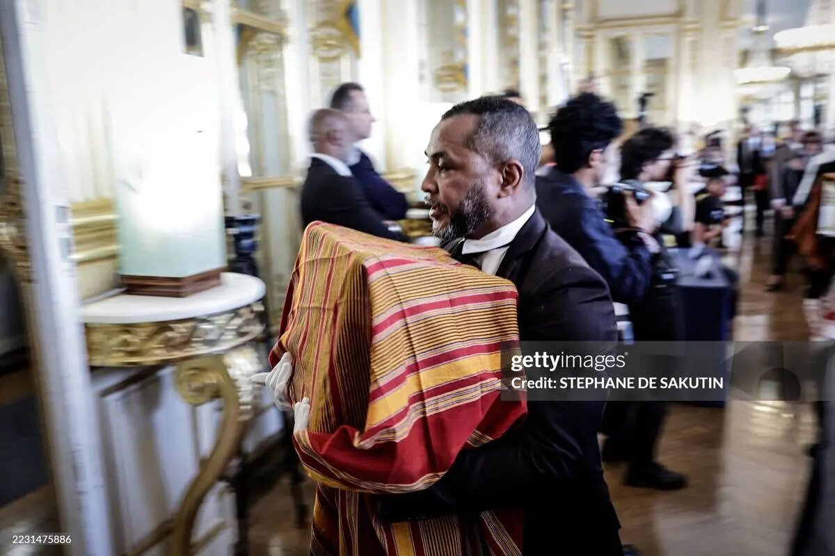 فرانسه سر بریده شده پادشاه این کشور را بازگرداند + تصاویر