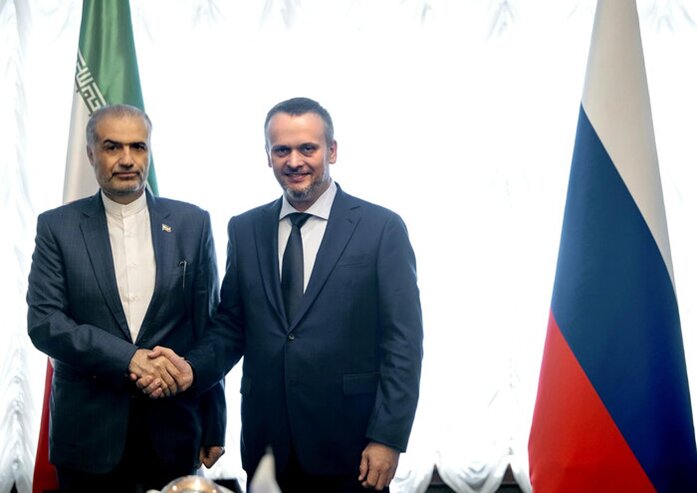 ایران و روسیه از زمین، هوا و دریا به هم رسیدند