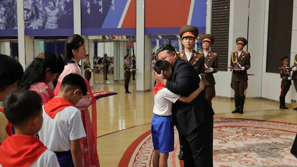 وعده کیم جونگ اون به خانواده کشته شدگان در جنگ اوکراین + تصاویر دیدار و جمله احساسی رهبر کره شمالی