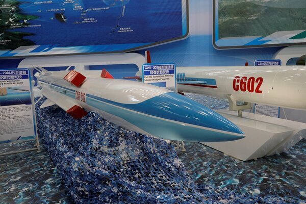 این رژه می خواهد دنیا را شوکه میکند ؛ پیام آشکار قدرتنمایی چین به جهان | چین خطرناکترین موشکهایش را نمایش می دهد