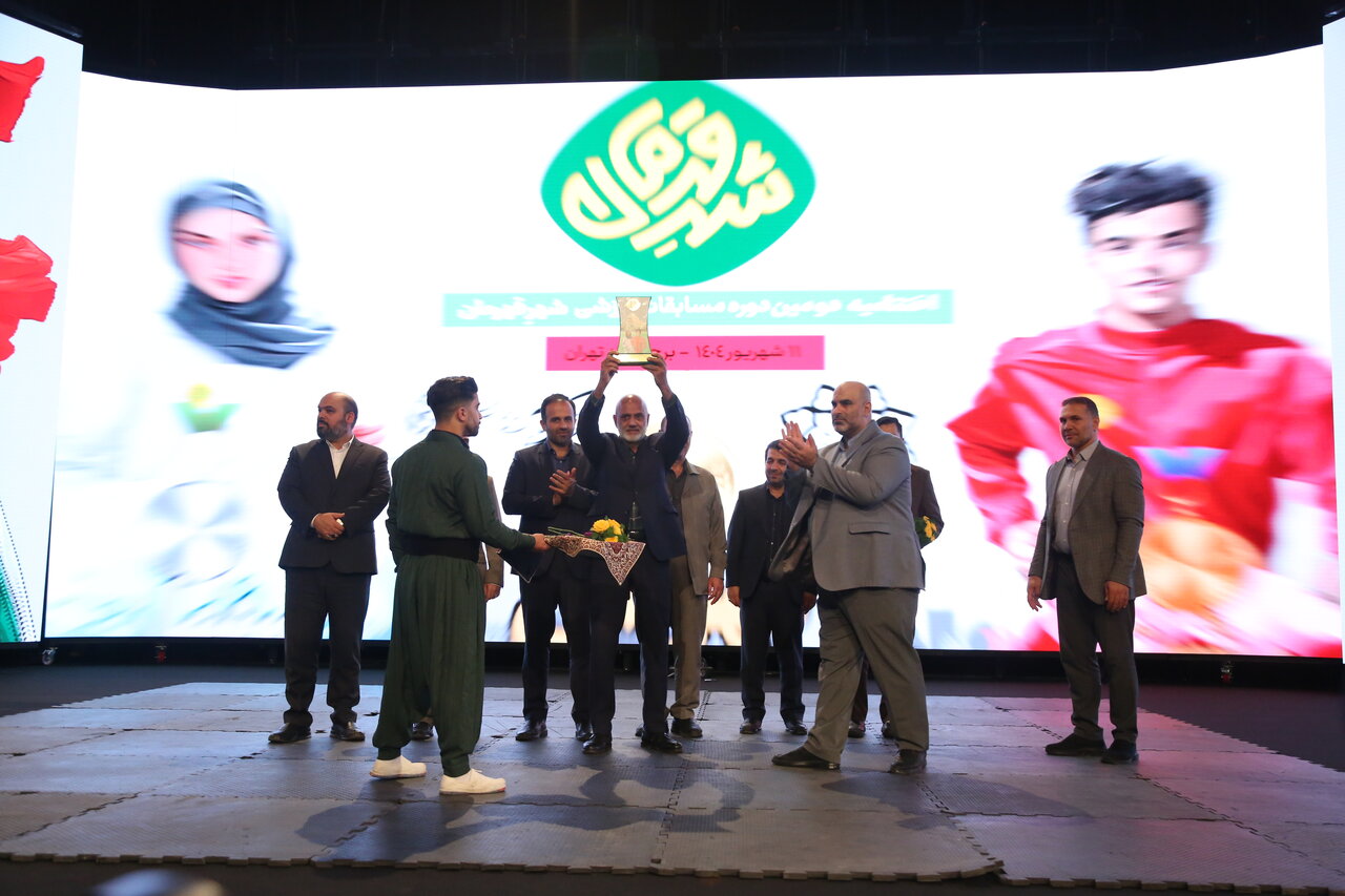 تهران قهرمانش را شناخت