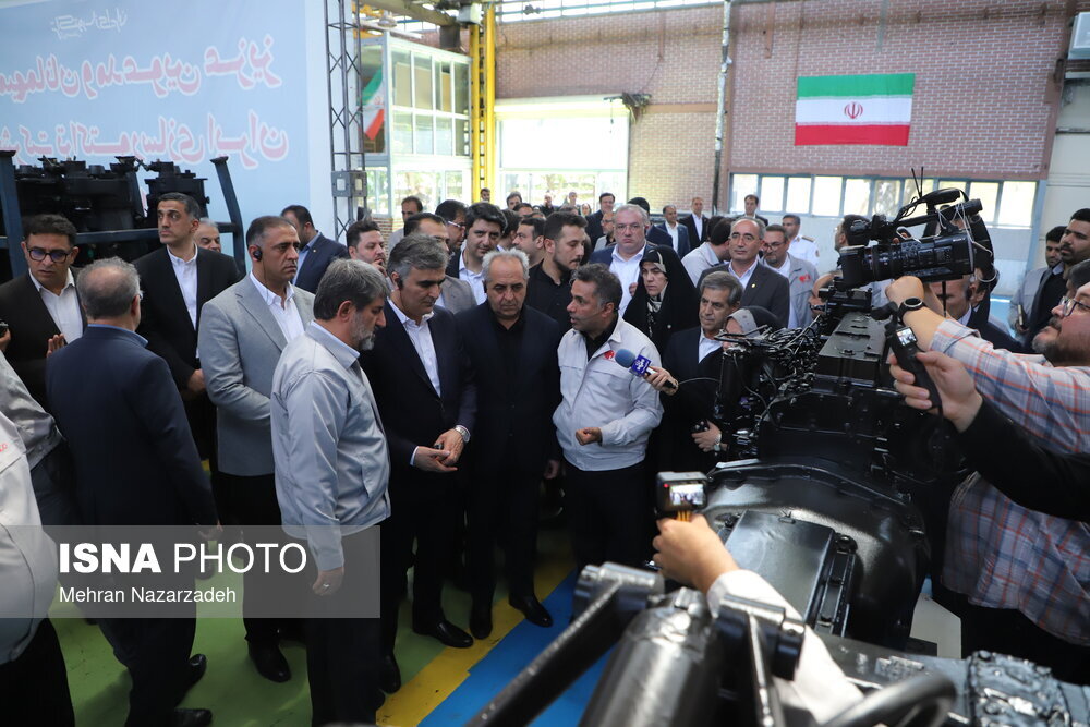 تراکتورسواری رئیس کل بانک مرکزی | تصاویر