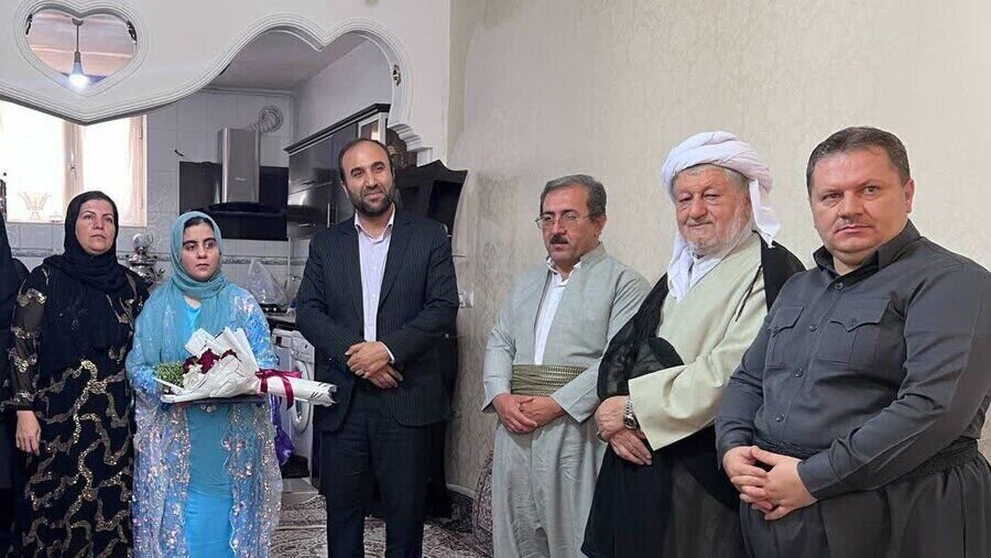 درخشش دختر نابینا در کنکور ۱۴۰۴+ عکس | غزل بهرامی چطور توانست این رتبه را کسب کند؟