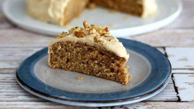 کیک گردویی با پودینگ وانیل؛ کیک کافی شاپی بسیار خوشمزه و شیک