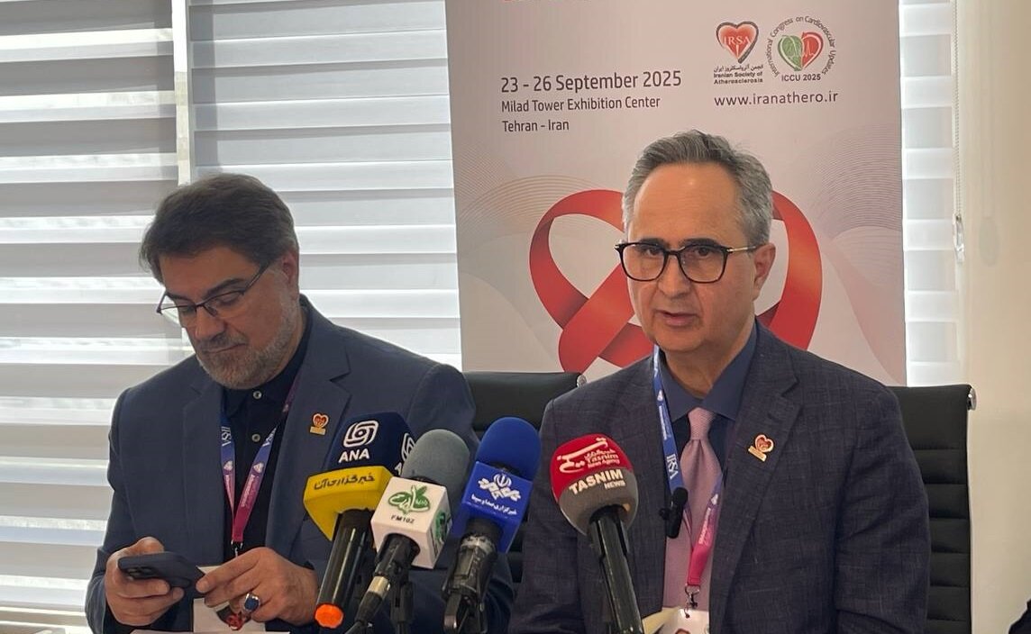 دستمزد فوق تخصص در ایران ۴ دلار در افغانستان ۵۰ دلار | سن شروع بیماریهای قلبی ایرانیها ۵۸ سالگی است