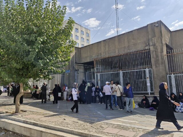 ماجرای ازدحام اتباع افغان در خیابان ولیعصر تهران