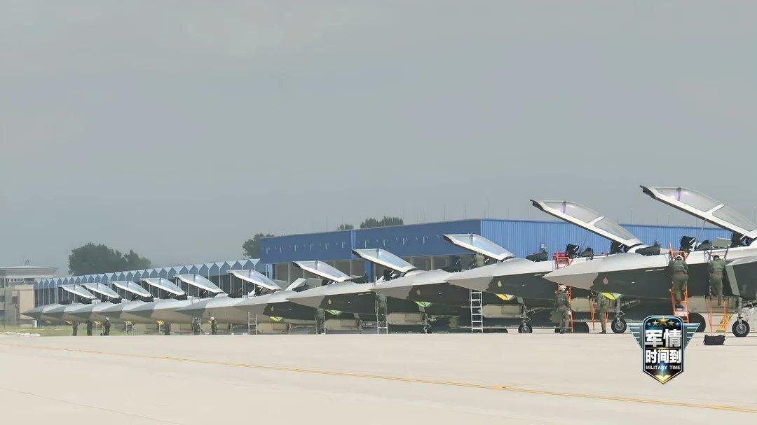 جی-۲۰؛ تنها جنگنده نسل پنجم دو سرنشین عملیاتی | تصاویر