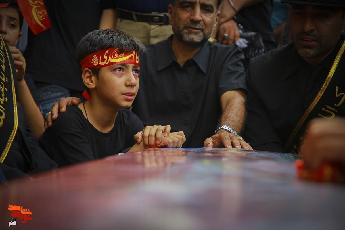 بالاخره یک نفر تلفنش را جواب داد... دلم آشوب شد