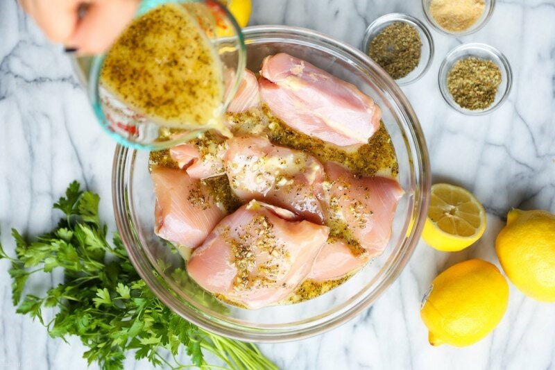 بهترین ترکیب ادویه برای پخت مرغ؛ راز خوشمزه شدن مرغ