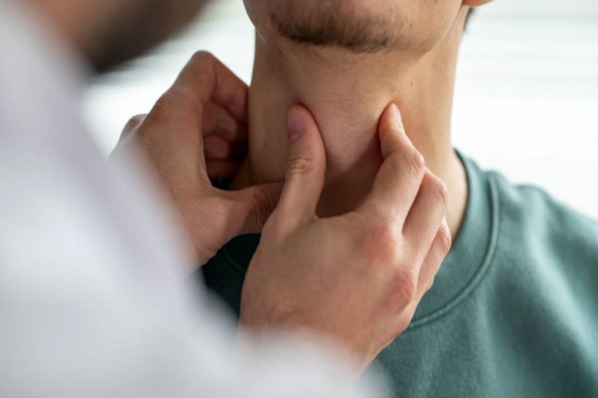 سیب آدم چیست و چگونه میتوان آن را از بین برد؟