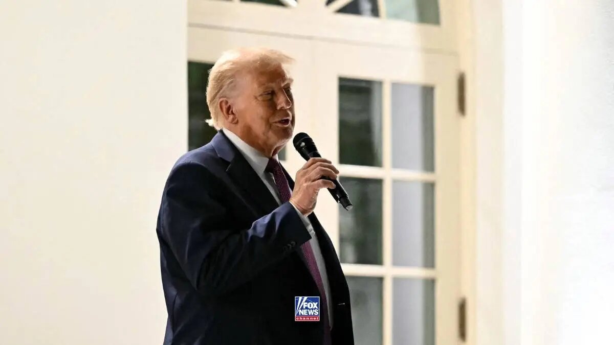 اعتراض به ترامپ در یک رستوران و کلافگی او | ببینید باشگاه گل رز ترامپ