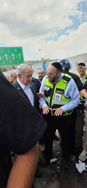 چهره نگران نتانیاهو در محل عملیات استشهادی مبارز فلسطینی + عکس