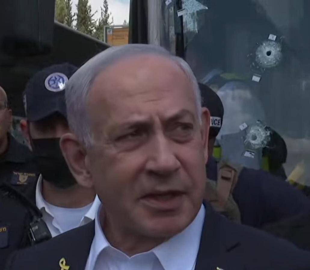 چهره نگران نتانیاهو در محل عملیات استشهادی مبارز فلسطینی + عکس