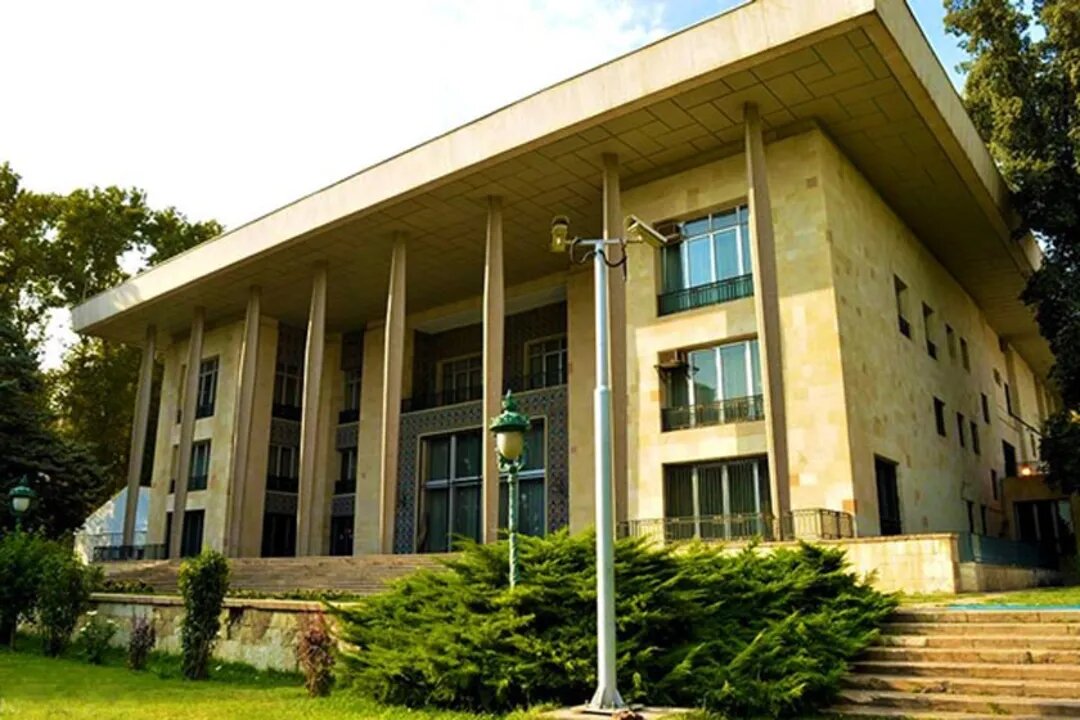 گردش در کاخ سلطنتی