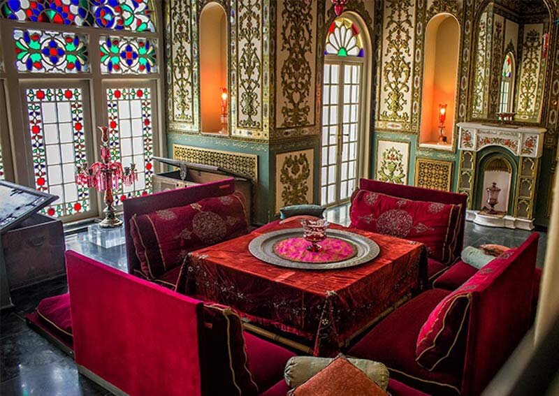 گردش در کاخ سلطنتی