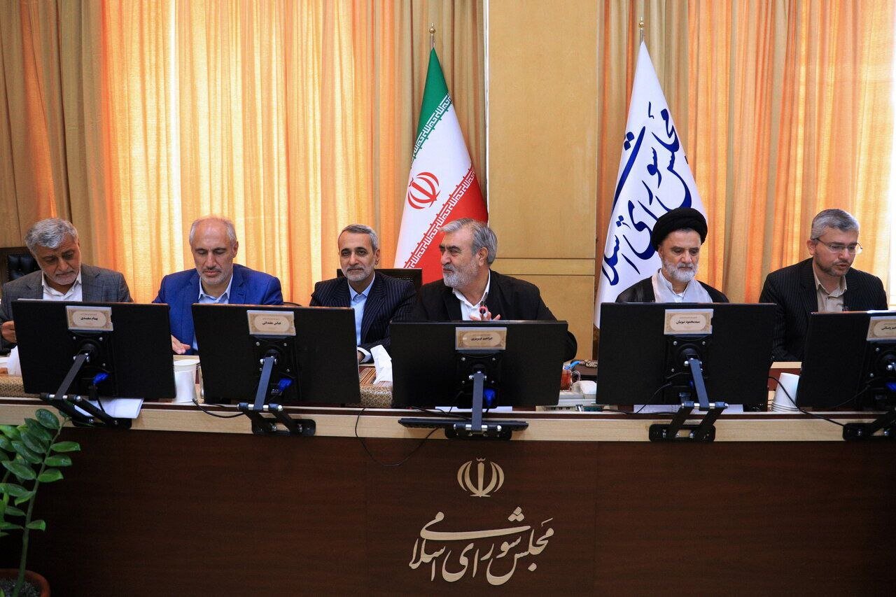 مجلس و دولت پای کار تقویت بنیه دفاعی| امنیت، اولویت اول کشور است کمیسیون