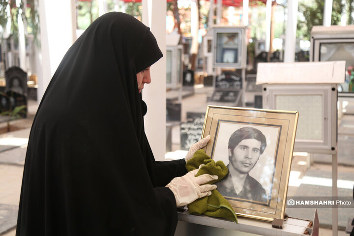 ساماندهی وغبار روبی حجله های شهدا