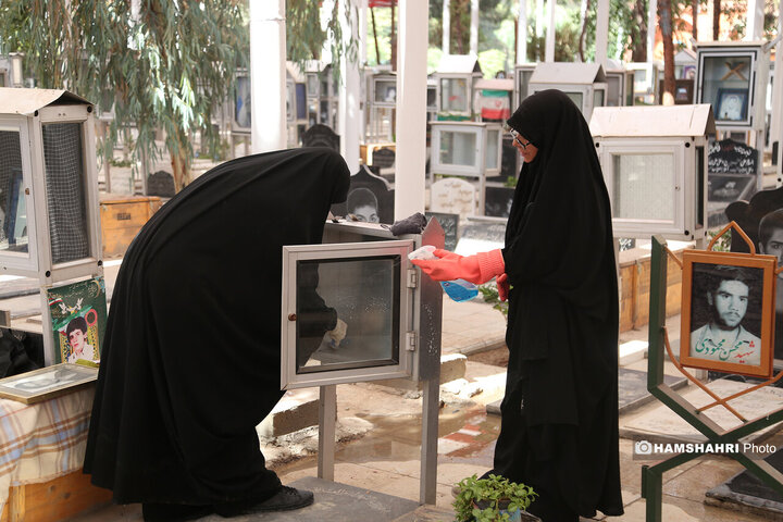 ساماندهی وغبار روبی حجله های شهدا