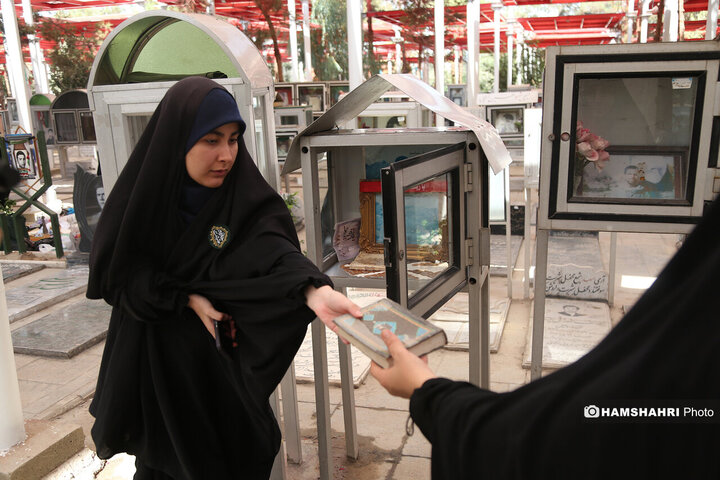 ساماندهی وغبار روبی حجله های شهدا