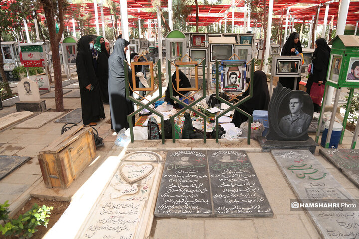 ساماندهی وغبار روبی حجله های شهدا