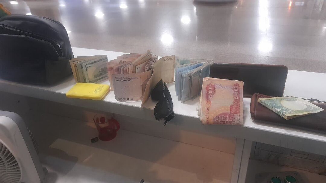 کیف پول میلیاردی به صاحب خارجیاش برگشت | کارگر خدمات فرودگاه، ایران را سربلند کرد + عکس