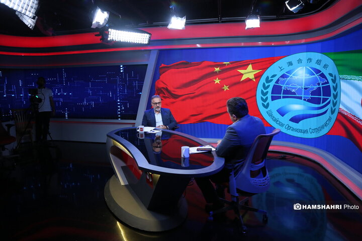 همکاری های سیاسی، اقتصادی و نظامی ایران و چین