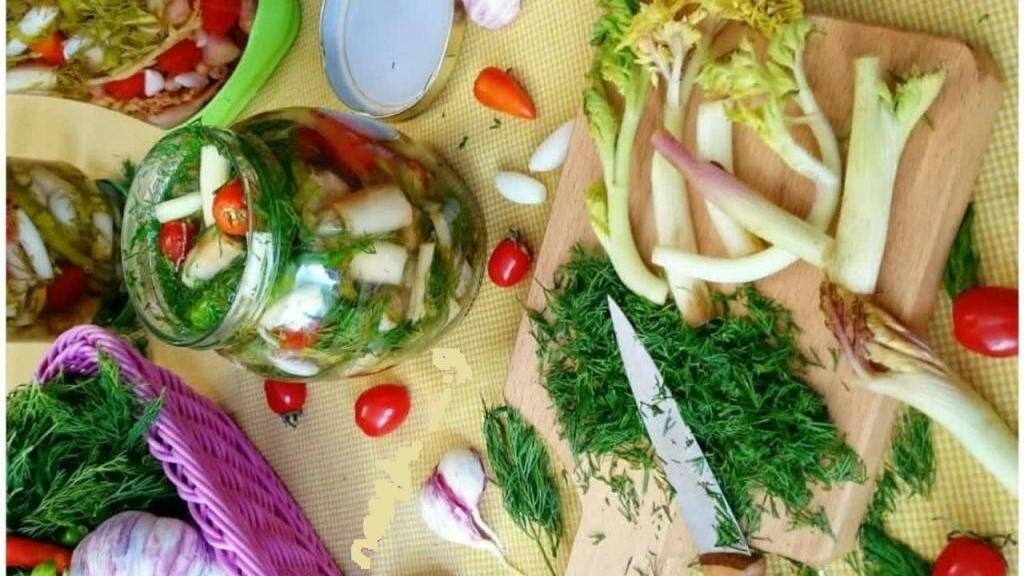 طرز تهیه خانگی ترشی خوشمزه کنگر