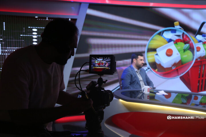 معیشت خانوارها