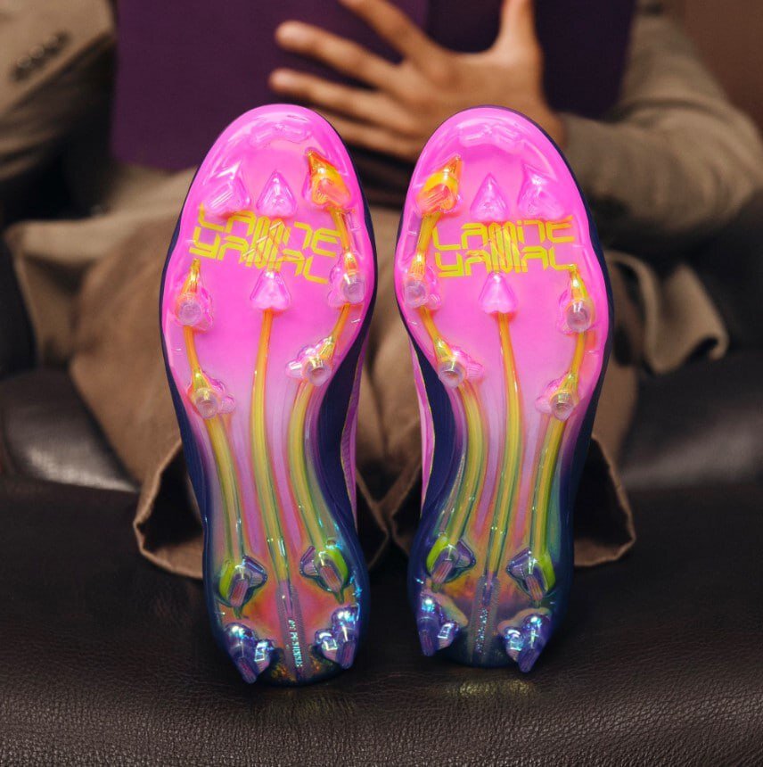 رونمایی لامین یامال از استوکهای جدید خود با نمادهای انحصاری | تصاویر