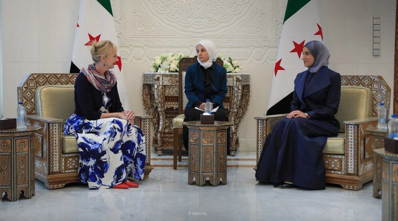 دیدار همسران جولانی و فرمانده سنتکام در دمشق | تصاویر