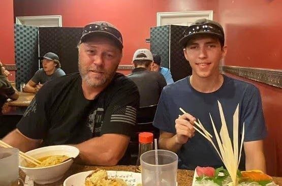 تصویر پدر قاتل چارلی کرک که پسرش را تحویل داد