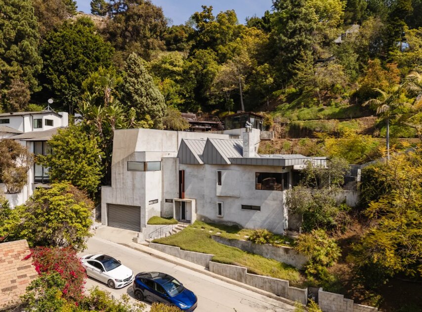 خانه زیبای کارگردان مشهور در هالیوود به فروش گذاشته شد | قیمت؟ ۱۵ میلیون دلار