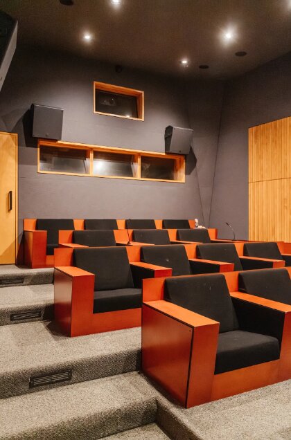 خانه زیبای کارگردان مشهور در هالیوود به فروش گذاشته شد | قیمت؟ ۱۵ میلیون دلار