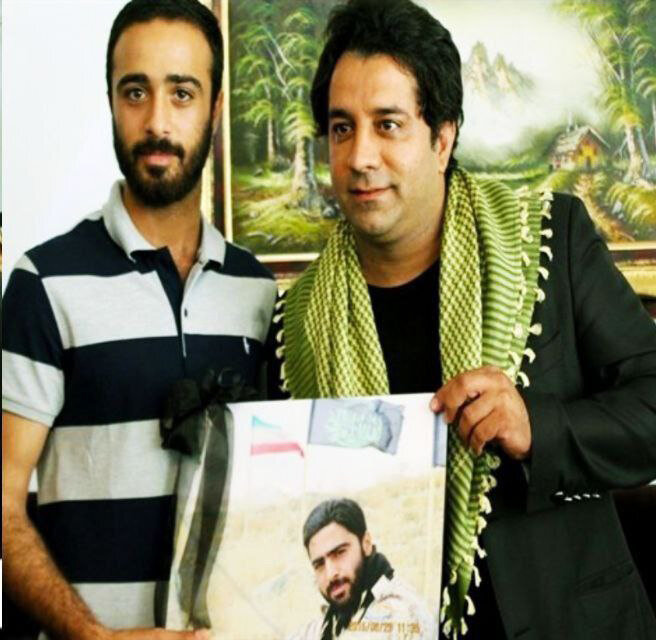 دیدار مرحوم امیدجهان با خانواده شهید رضا حاجی زاده | تصاویر