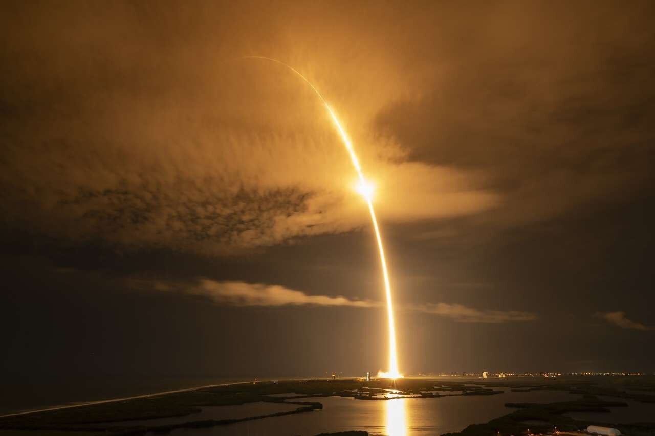 پرتاب موفقیت آمیز موشک جدید فالکون ۹ | تصاویر