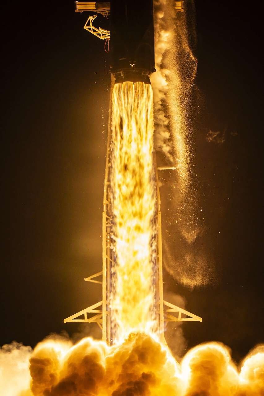 پرتاب موفقیت آمیز موشک جدید فالکون ۹ | تصاویر