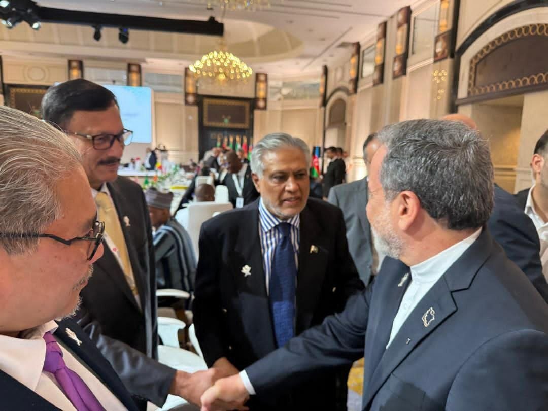 خوش و بش سید عباس عراقچی با همتایانش در دوحه | تصاویر