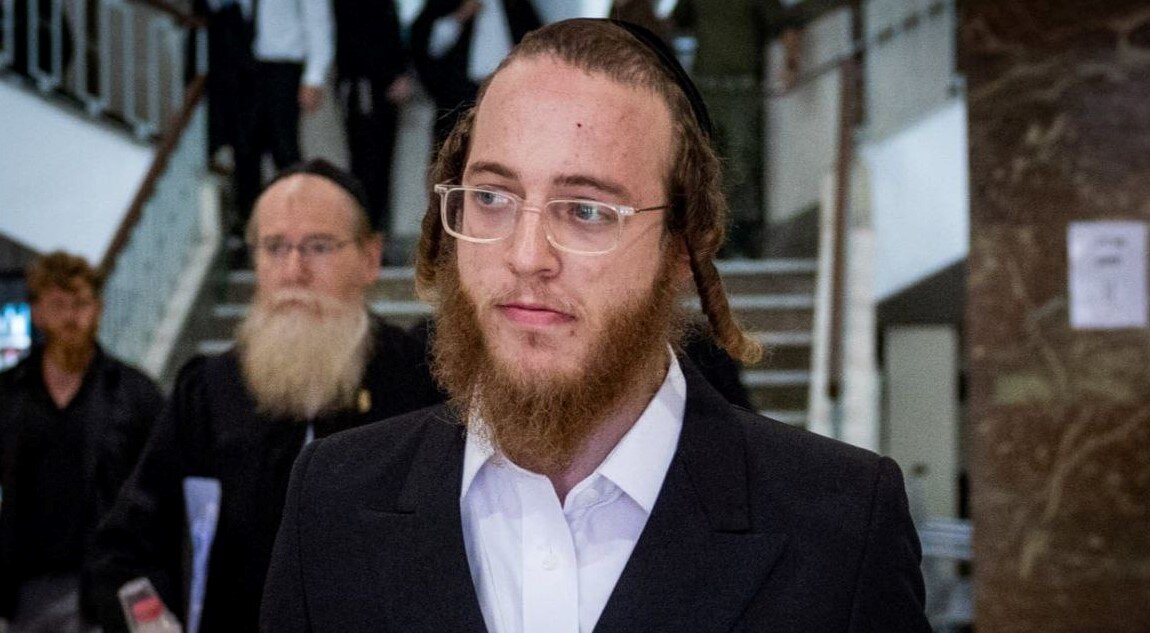 این بار یک جوان مذهبی به جاسوسی برای ایران متهم شد + عکس