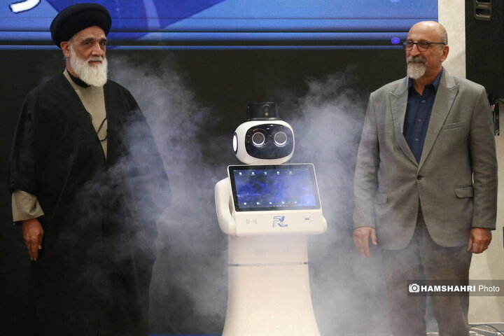 رونمایی از روبات وکیل