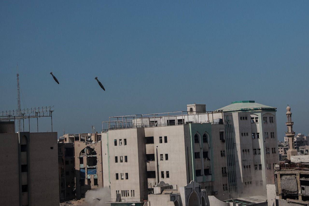 لحظه ای که هواپیماهای اسرائیلی دانشگاه اسلامی غزه را بمباران کردند | تصاویر