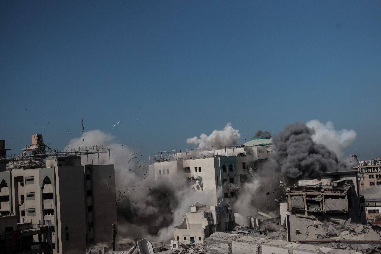 لحظه ای که هواپیماهای اسرائیلی دانشگاه اسلامی غزه را بمباران کردند | تصاویر