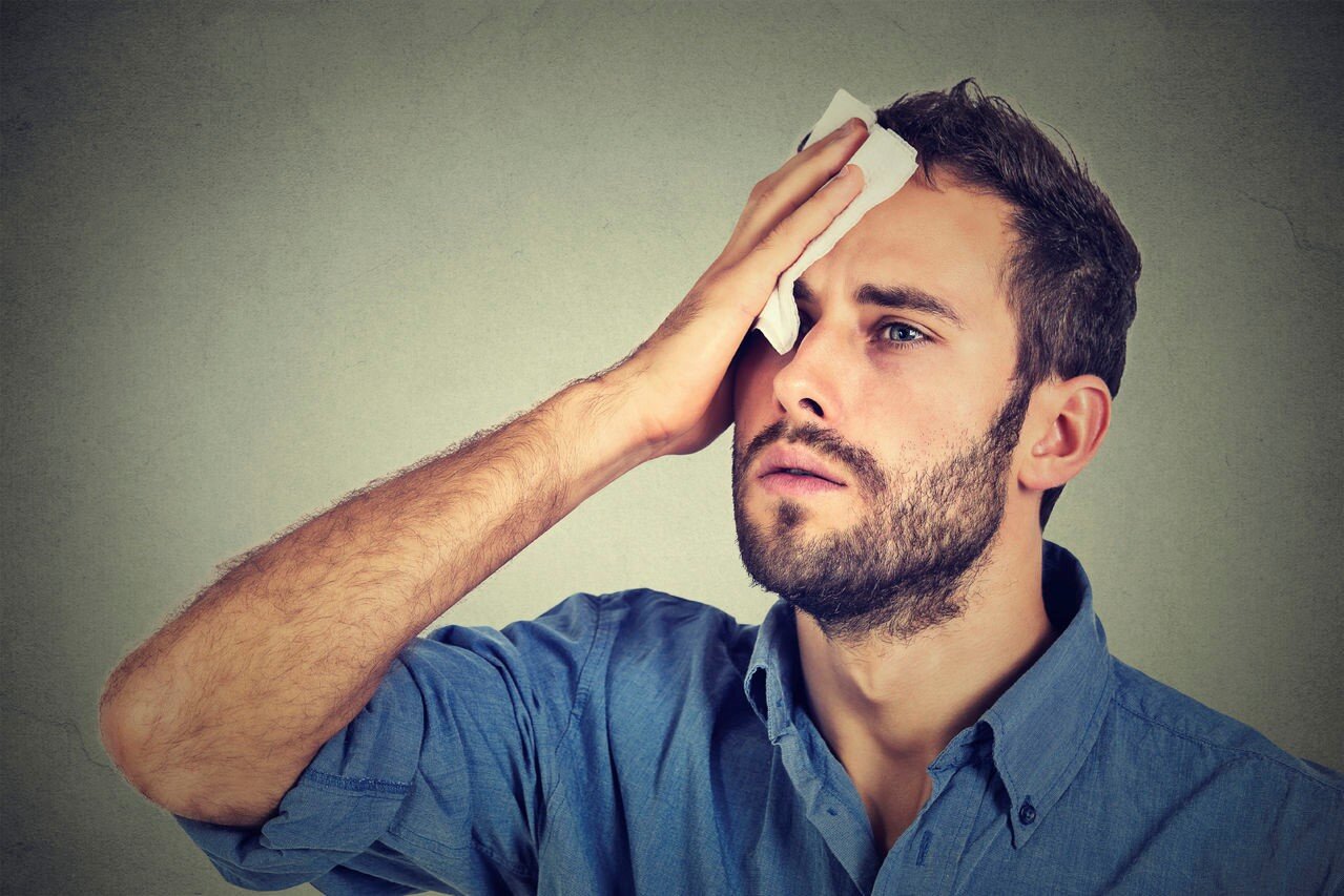 عرق سرد در سر و صورت نشانه چیست و چه علتی دارد؟