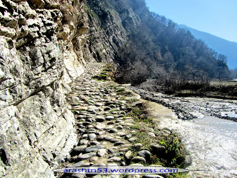 این جاده زیبای ایران یکی از قدیمی‌ترین جاده‌های جهان از ۷۰ سال پیش است