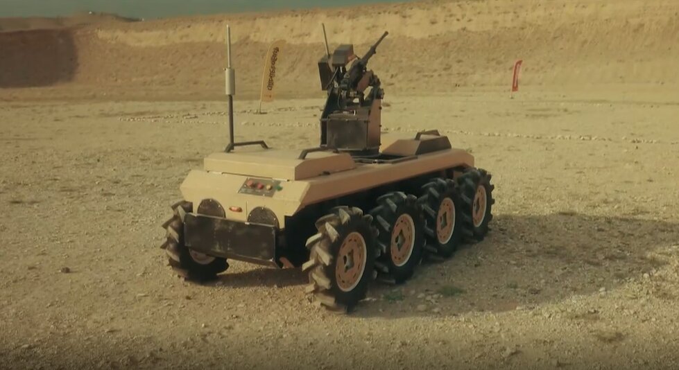 این جنگندهای ایرانی دور از چشمها میجنگد + تصاویر | مأموریت حیاتی بر دوش «آریا» ؛ همه چیز درباره ربات پیشرفته نظامی ایران