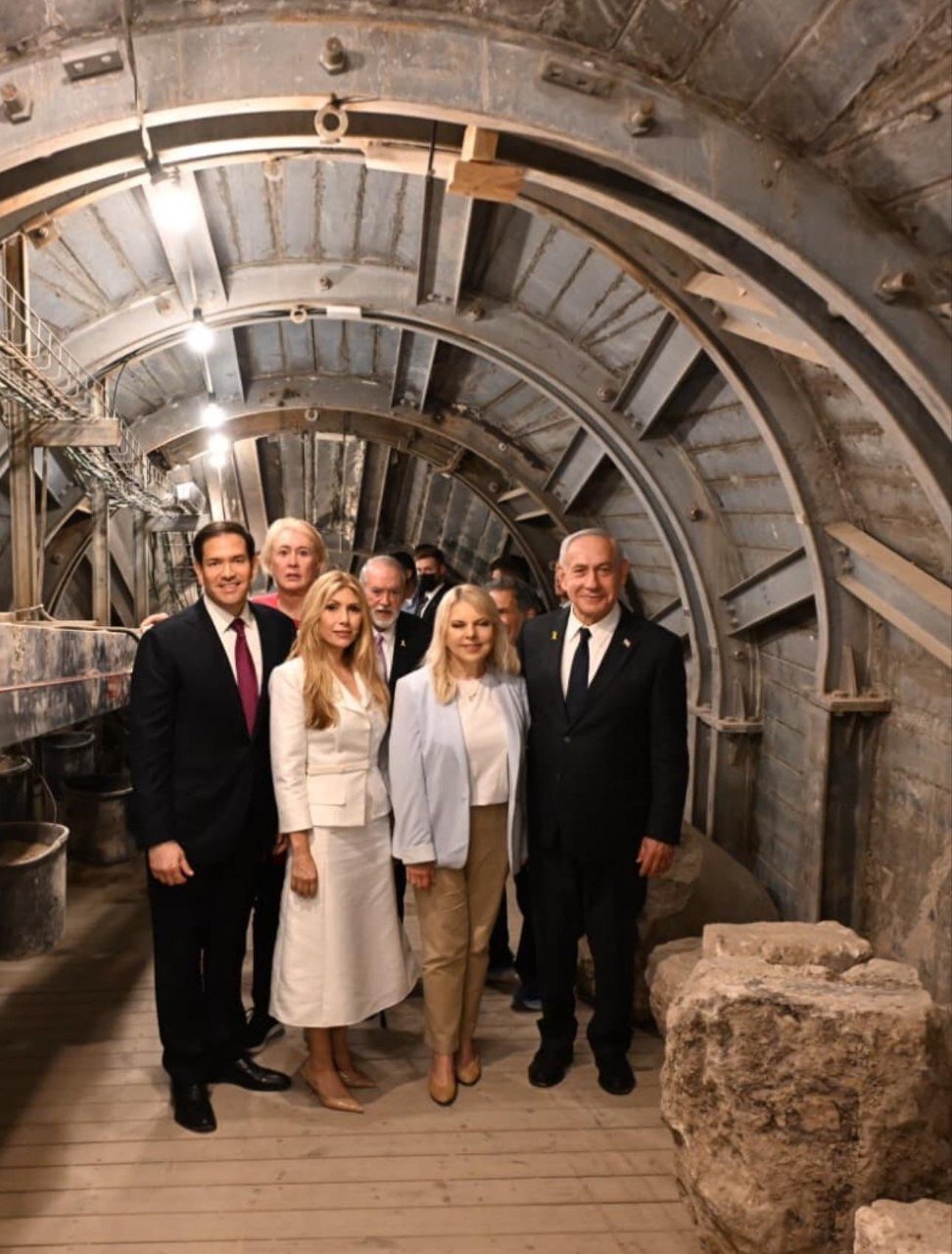 نتانیاهو و روبیو کلنگ به دست در تونل زیر مسجدالاقصی | تصاویر