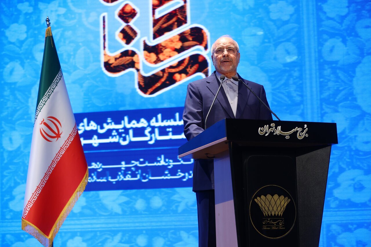 امروز نیازمند خودآگاهی و ایمان برای مبارزه با استعمار هستیم