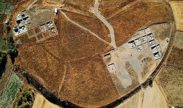 سر برآوردن از خاک بُتهای باستانی پس از ۴۵۰۰ سال | عکس