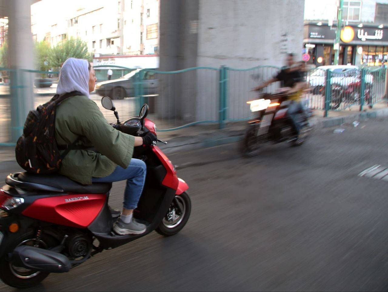 📸تصاویر خبرگزاریهای خارجی از موتورسواری زنان در ایران
