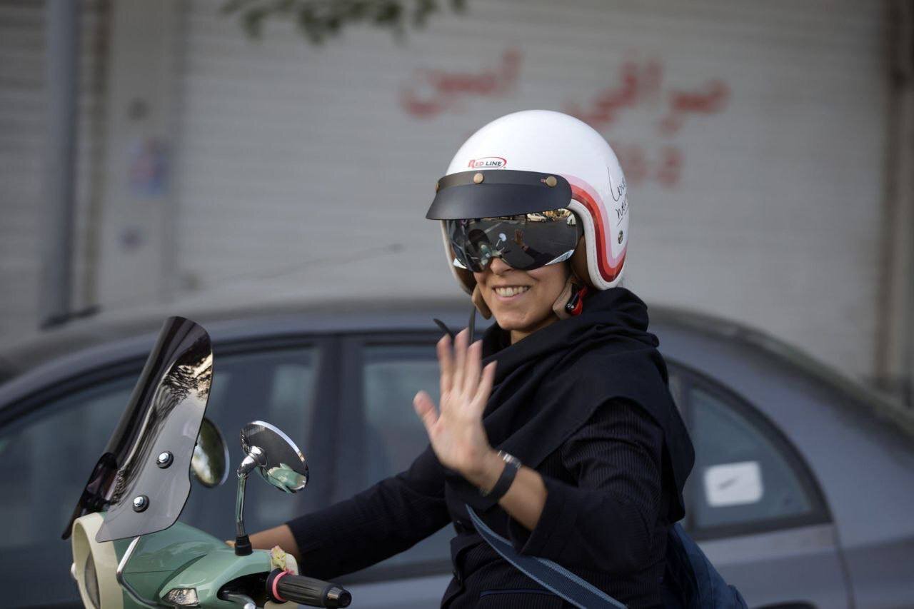 📸تصاویر خبرگزاریهای خارجی از موتورسواری زنان در ایران